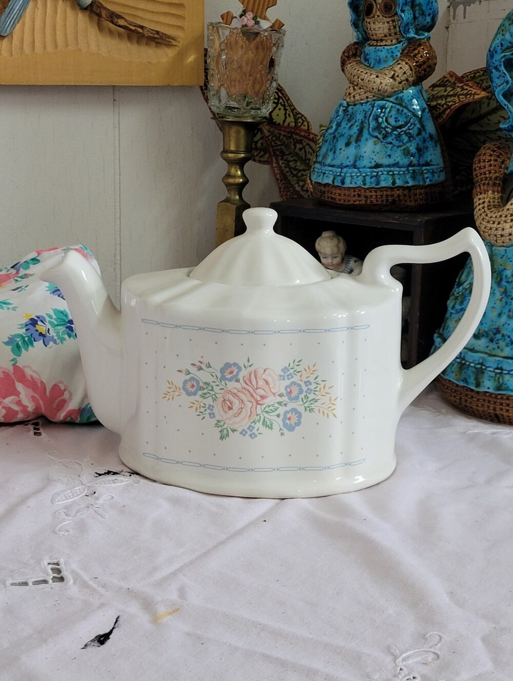 Vintage Tea Pot Ceramic Floral Bouquet